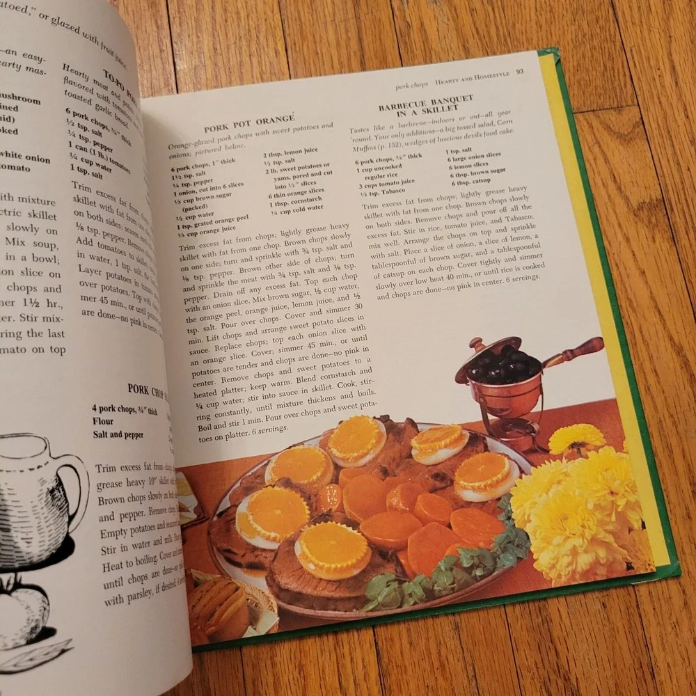 Betty Crocker Dinner‎ in Dish Cookbook 1965 First Edition Vintage Recipes Spiral